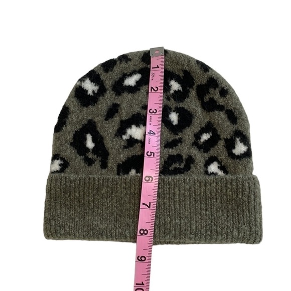 American Eagle Leopard Print Beanie Hat - Picture 4 of 7